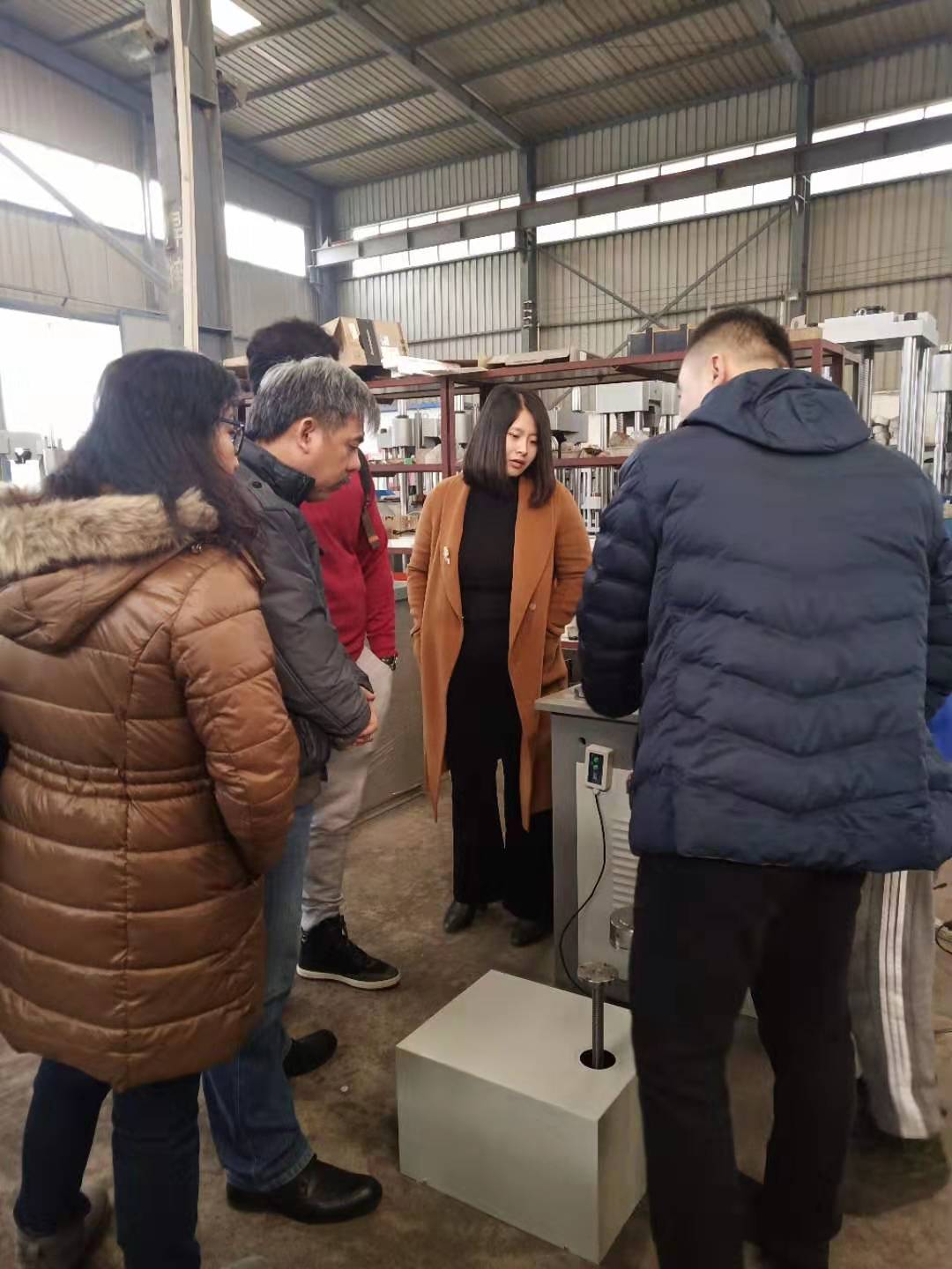 国外客户到济南茄子视频APP在线观看工厂参观考察