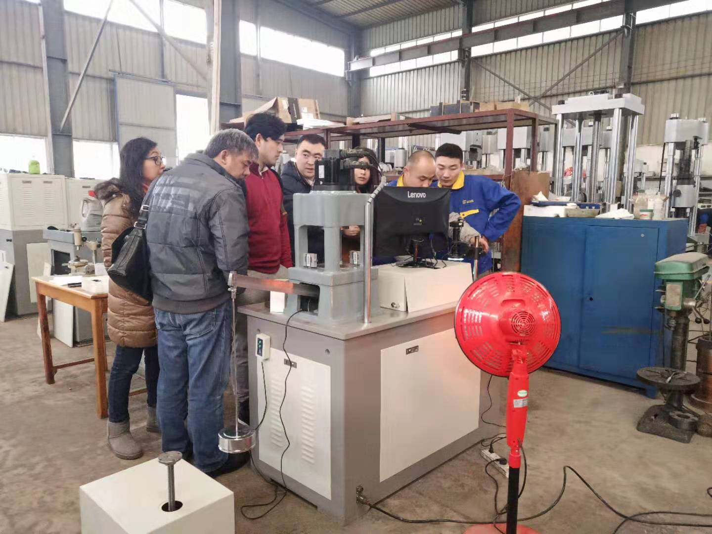 国外客户到济南茄子视频APP在线观看工厂参观考察